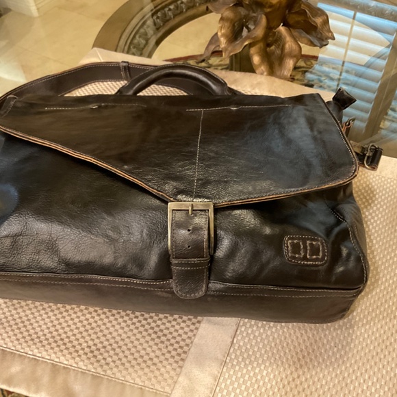 THE SITKA MESSENGER BAG BY KODIAK LEATHER COMPANY - Picture 4 of 11